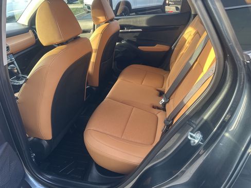 Used 2024 Kia Seltos EX image 16