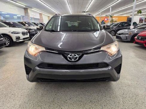 Used 2016 Toyota RAV4 LE AWD/4WD image 2