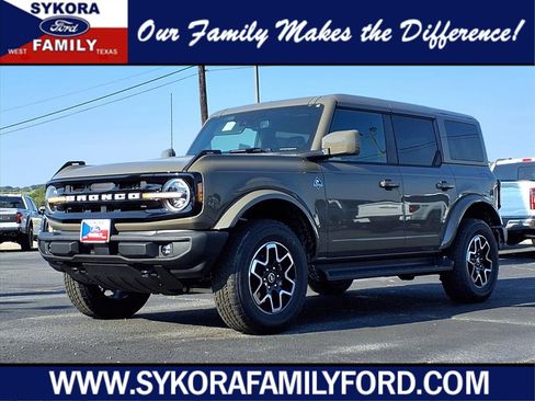 New 2025 Ford Bronco Outer Banks image 1