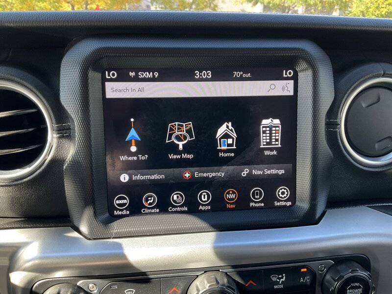 Used 2020 Jeep Wrangler Unlimited Sahara AWD/4WD image 27