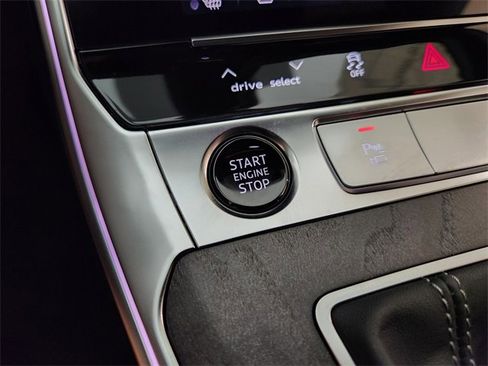 Used 2025 Audi A6 Premium Plus image 21