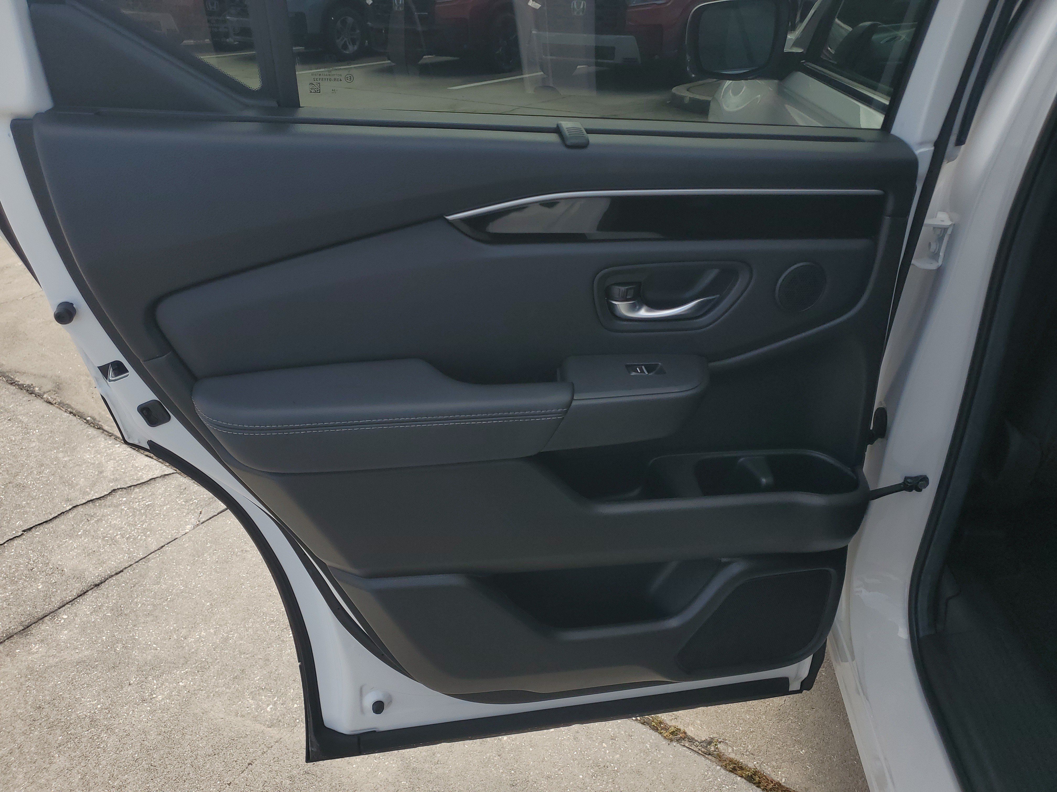 Used 2025 Honda Pilot EX-L image 13