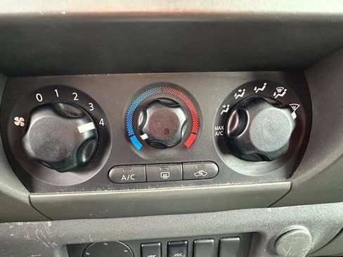 Used 2011 Nissan Xterra X RWD image 38