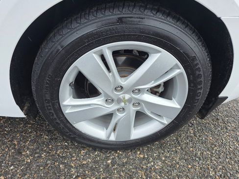 Certified 2014 Chevrolet Cruze Diesel w/ Enhanced Safety Package image 24