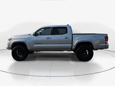 Used 2016 Toyota Tacoma SR5 w/ SR5 Appearance Package (SN) RWD image 7