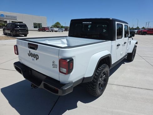 Used 2023 Jeep Gladiator Sport AWD/4WD image 5