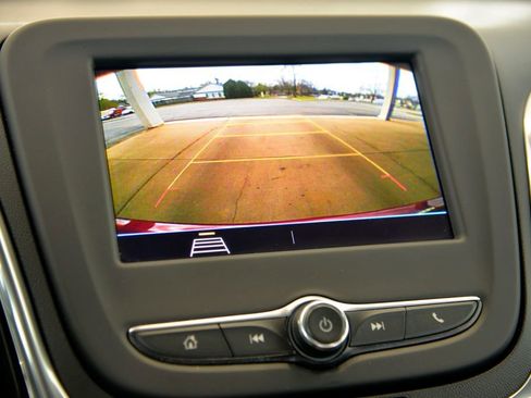 Used 2020 Chevrolet Equinox LT FWD image 20