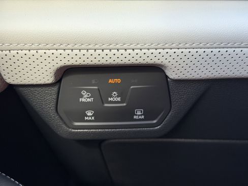 New 2026 Volkswagen Atlas Cross Sport SEL Premium R-Line image 25