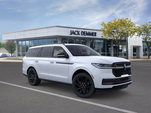 New 2026 Lincoln Navigator Reserve AWD/4WD image 7
