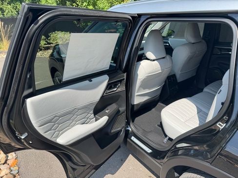 New 2025 Mitsubishi Outlander AWD image 20