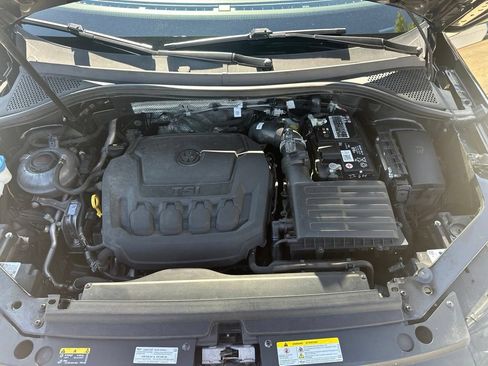Used 2023 Volkswagen Tiguan SE w/ Panoramic Sunroof Package FWD image 29
