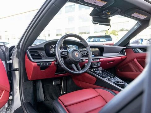 Certified 2025 Porsche 911 Carrera image 4