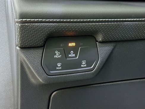 New 2026 Volkswagen Atlas SE image 10