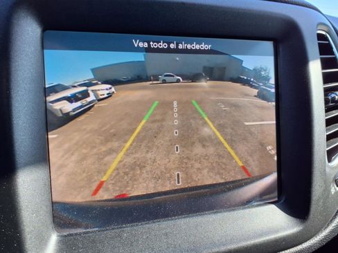 Used 2019 Jeep Compass Trailhawk image 5