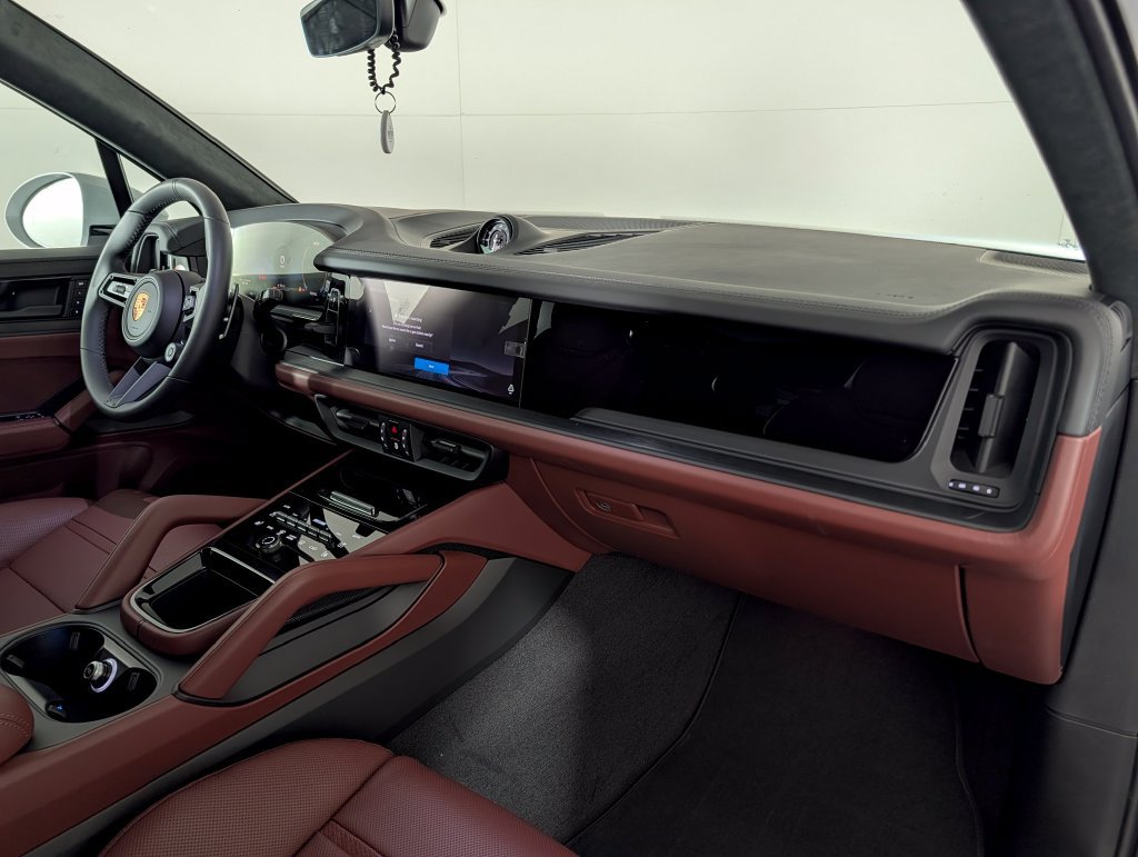 New 2026 Porsche Cayenne GTS AWD/4WD image 19