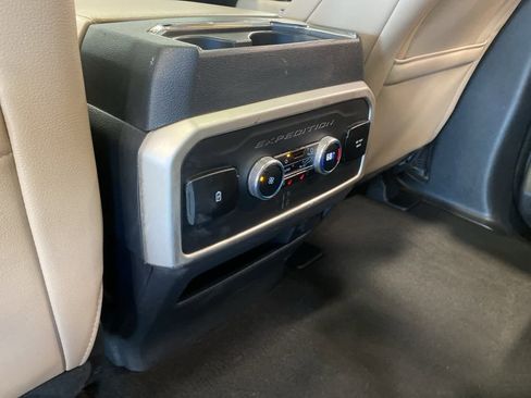 Certified 2023 Ford Expedition Limited image 27