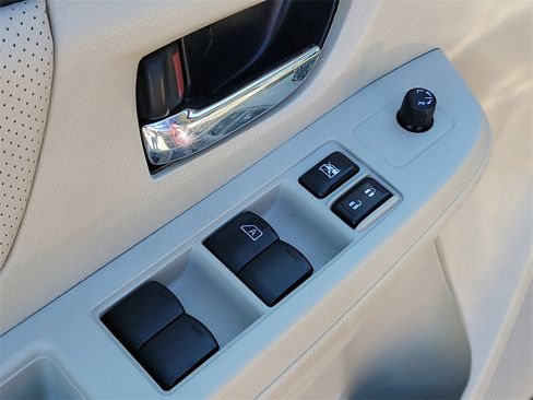 Used 2013 Subaru Crosstrek 2.0i Limited w/ Popular Pkg 1 image 17