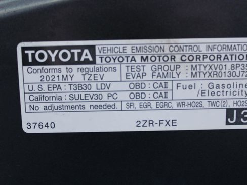 Used 2021 Toyota Prius Prime LE FWD image 50