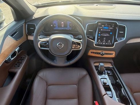 Certified 2024 Volvo XC90 B5 Plus w/ Protection Package Premier AWD/4WD image 16