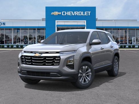 New 2026 Chevrolet Equinox LT w/ Convenience Package II FWD image 6