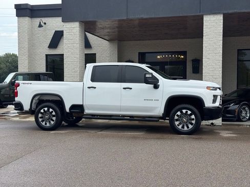 Used 2021 Chevrolet Silverado 2500 Custom w/ Custom Value Package AWD/4WD image 18
