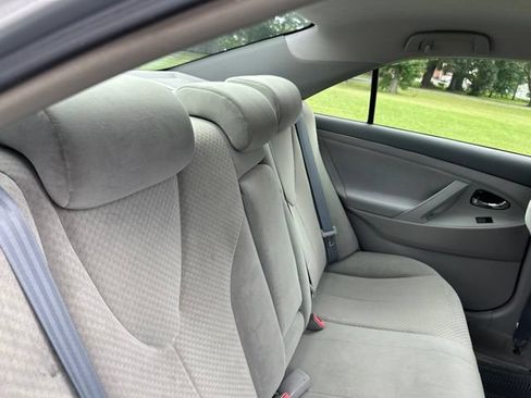 Used 2007 Toyota Camry LE FWD image 19