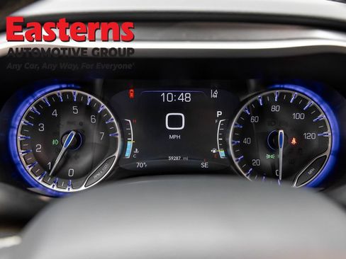 Used 2024 Chrysler Pacifica Touring-L FWD image 18