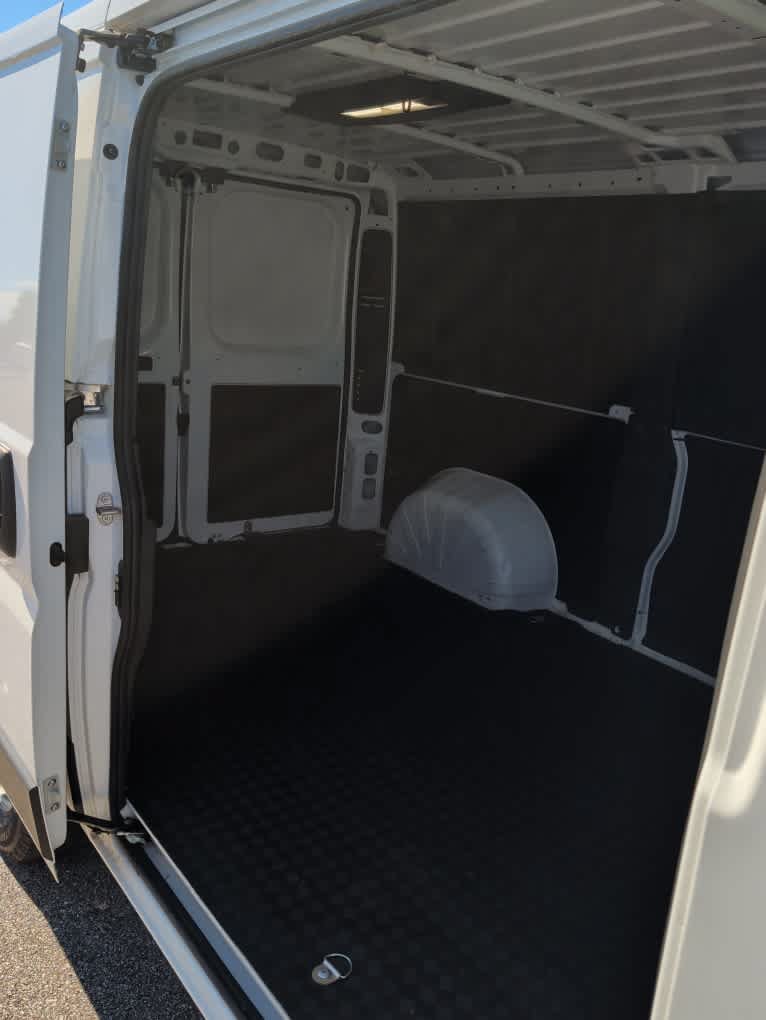 Used 2025 RAM ProMaster 2500 w/ Convenience Group FWD image 25