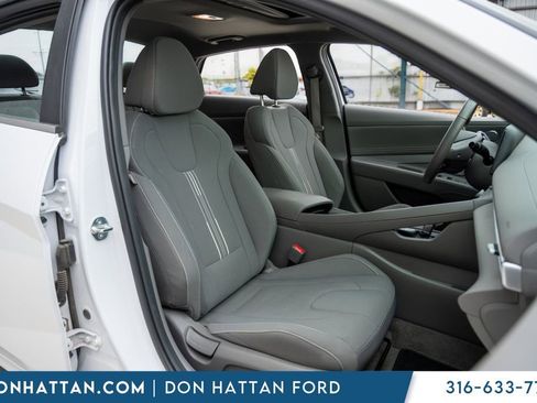 Used 2024 Hyundai Elantra SEL w/ Convenience Package FWD image 23