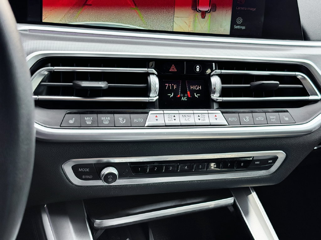 Used 2022 BMW X5 xDrive40i w/ Parking Assistance Package AWD/4WD image 25