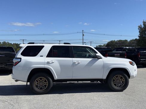 Used 2023 Toyota 4Runner SR5 Premium w/ Moonroof Package image 4