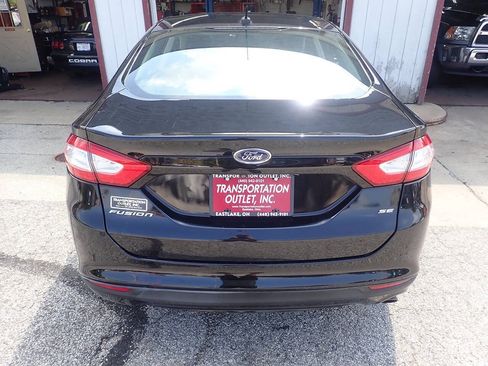 Used 2016 Ford Fusion SE FWD image 16