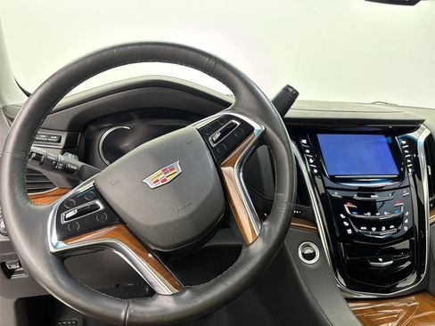 Used 2016 Cadillac Escalade Premium AWD/4WD image 22