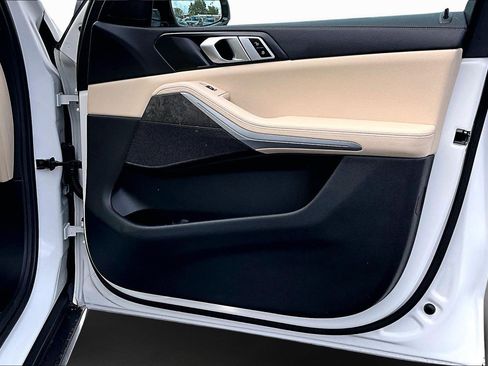 Used 2020 BMW X5 sDrive40i w/ Convenience Package image 18