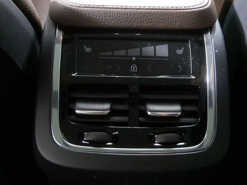 Used 2021 Volvo XC90 T6 Momentum w/ Climate Package AWD/4WD image 21