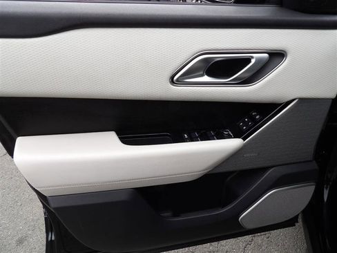 Used 2020 Land Rover Range Rover Velar R-Dynamic S image 12