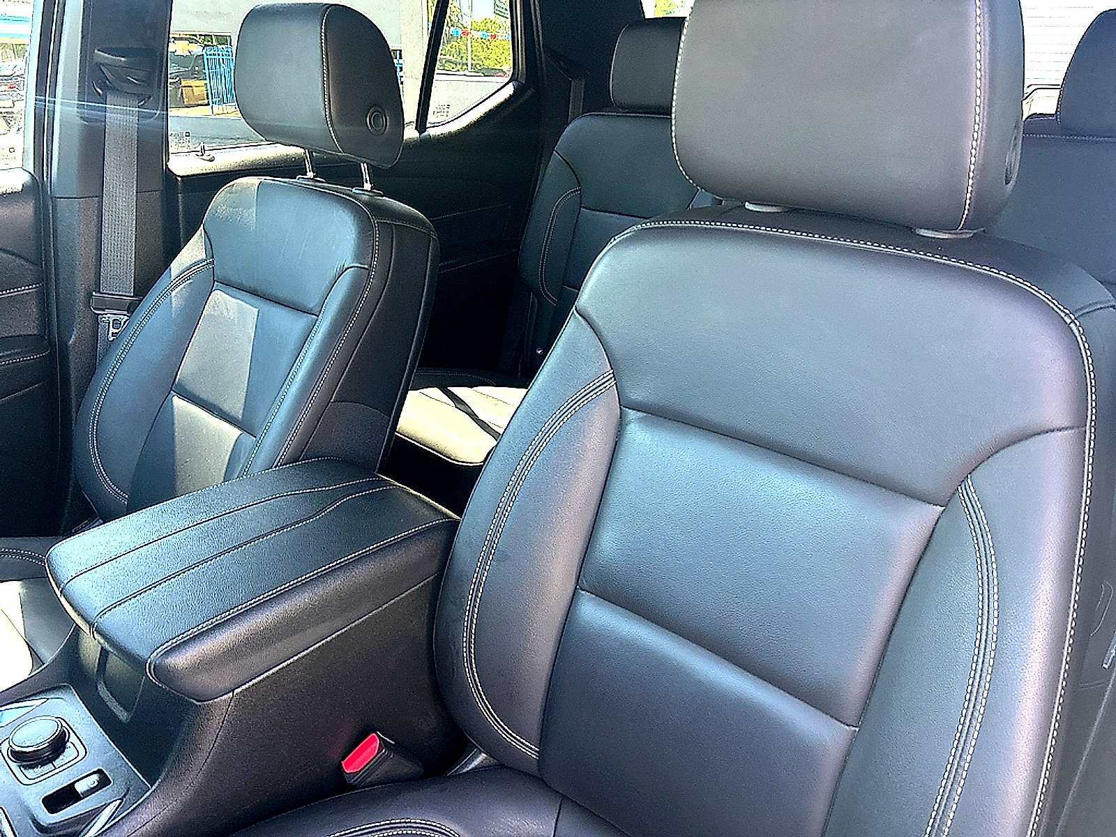 Used 2023 Chevrolet Traverse LT w/ LT Premium Package FWD image 10