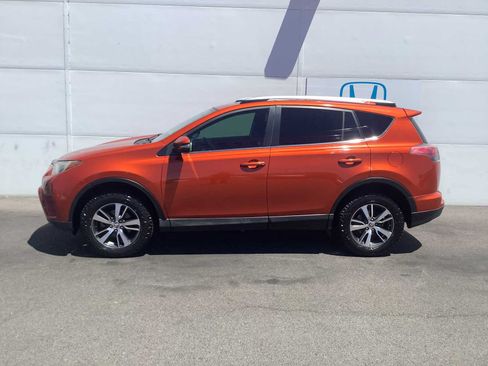Used 2016 Toyota RAV4 XLE FWD image 3