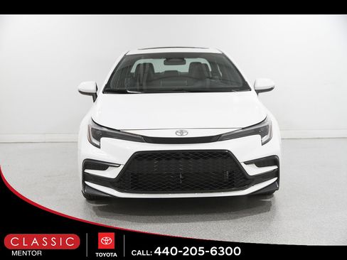 Used 2023 Toyota Corolla XSE FWD image 2