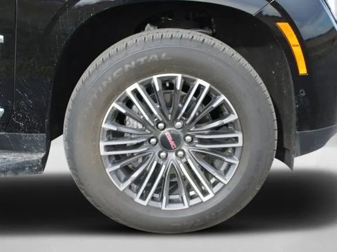 Used 2025 GMC Yukon XL Elevation image 41