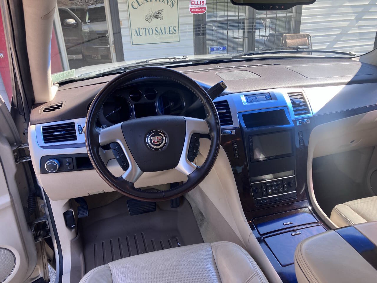 Used 2007 Cadillac Escalade AWD image 12