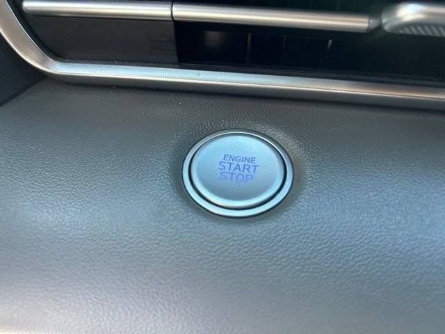Used 2023 Hyundai Elantra SEL FWD image 20