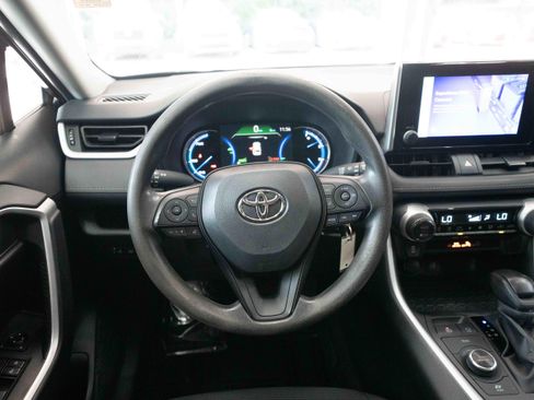 Used 2023 Toyota RAV4 LE AWD/4WD image 21