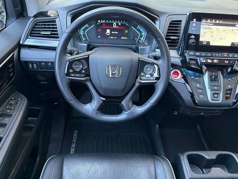 Used 2023 Honda Odyssey Elite image 16