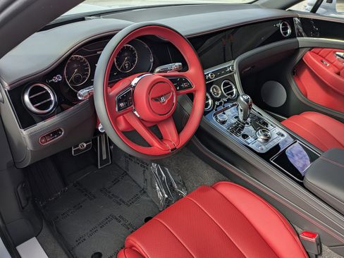 Used 2024 Bentley Continental GT V8 image 4