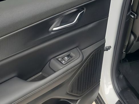 New 2025 Jeep Grand Cherokee L Laredo image 46