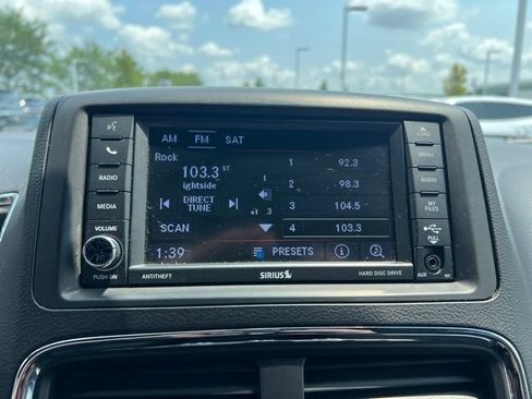 Used 2018 Dodge Grand Caravan SE FWD image 18