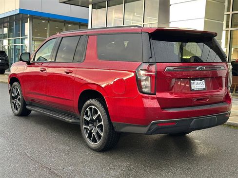 Used 2021 Chevrolet Suburban RST w/ Luxury Package image 3