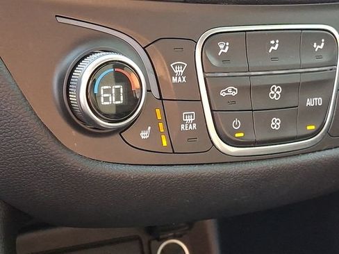 Used 2019 Chevrolet Equinox LT AWD/4WD image 24