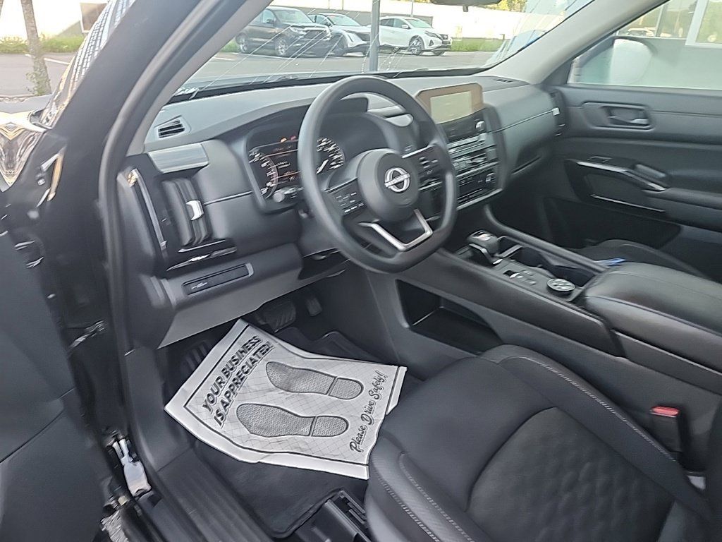 Certified 2024 Nissan Pathfinder S AWD/4WD image 13